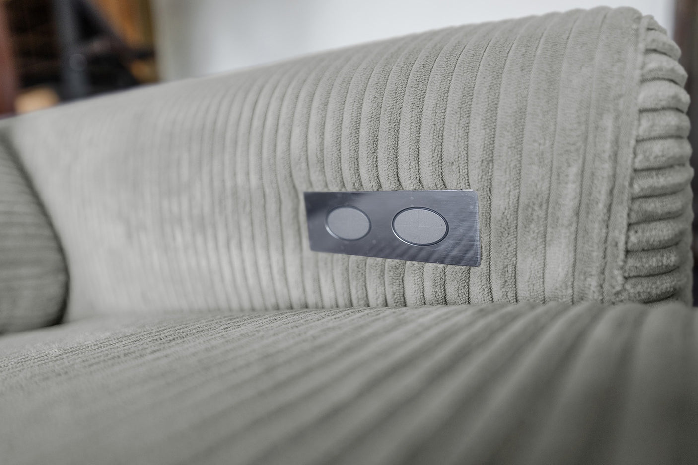 5df9d0a6-8bac-40a4-adf0-0bb3e67de8c1