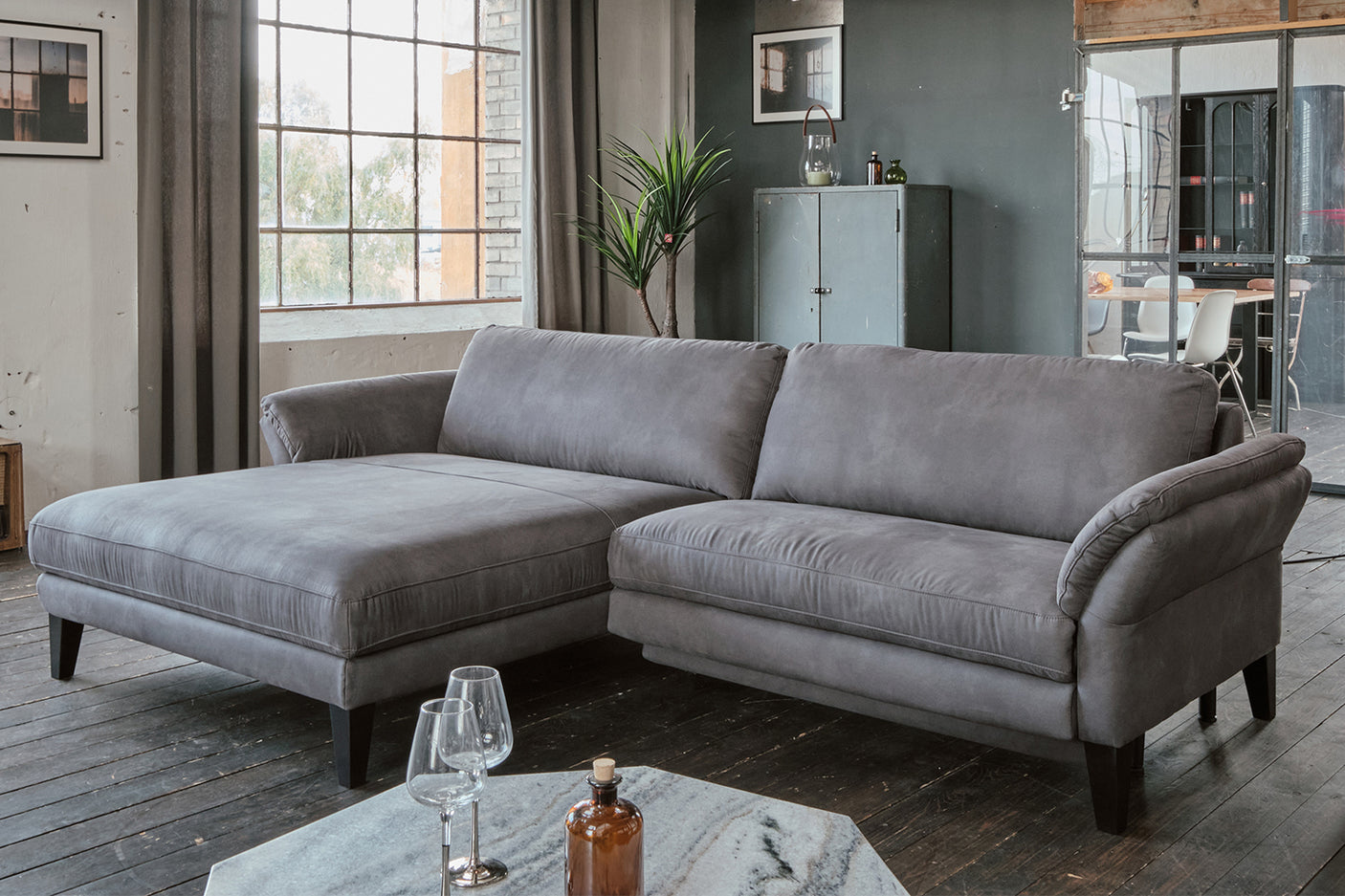 ec35f0f2-71ee-424c-bef3-5558404e9668