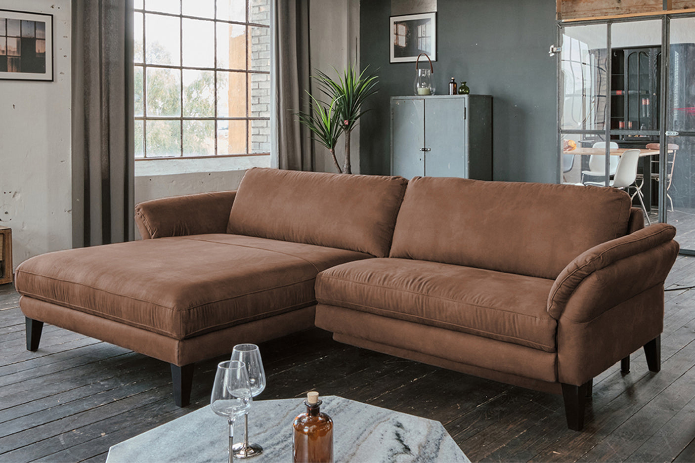 a51baf0c-5e53-40f1-ab16-3f45aad0a33a