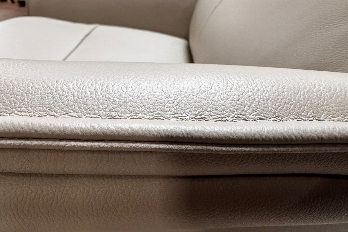 KAWOLA Relaxsessel JOSIANE Drehsessel Leder grau mit Hocker
