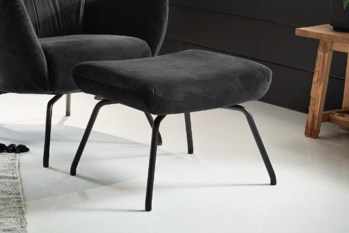 KAWOLA Sessel LOTTE Ohrensessel velvet schwarz mit Hocker