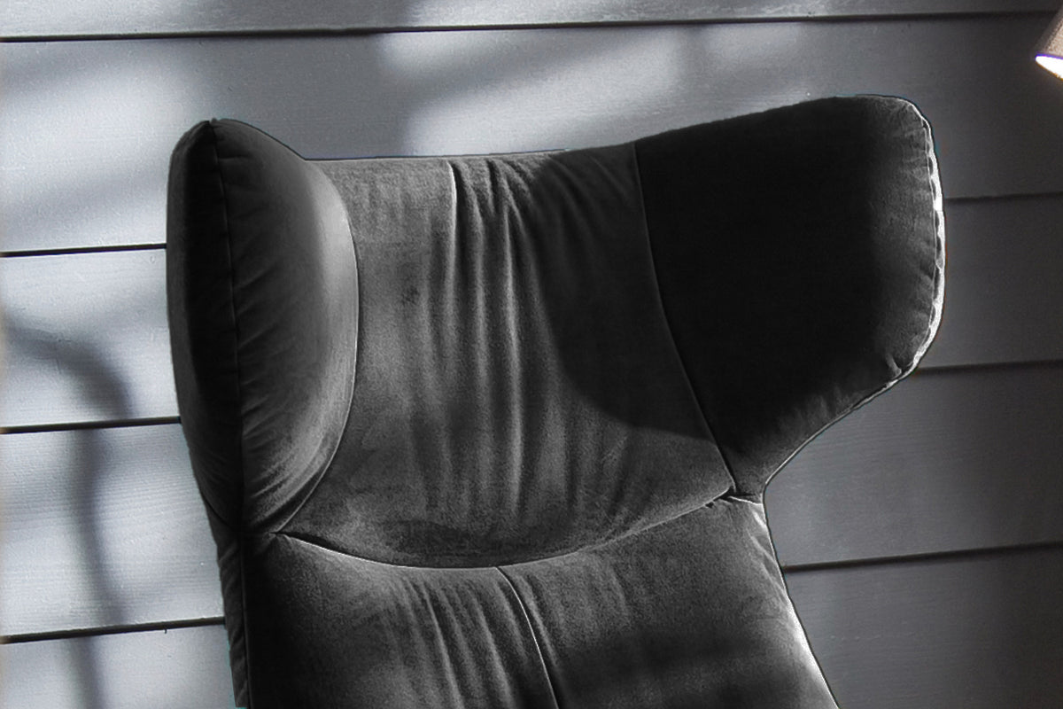 KAWOLA Sessel LOTTE Ohrensessel velvet schwarz mit Hocker