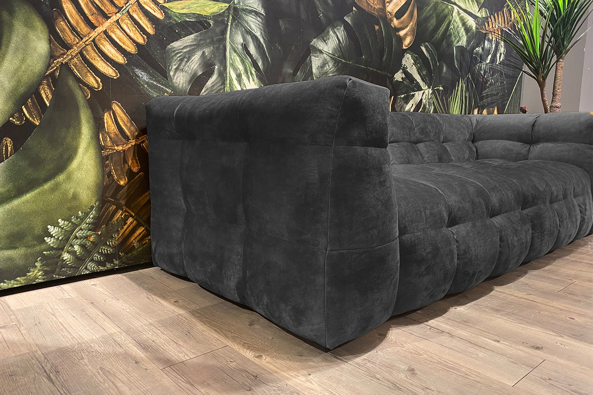 KAWOLA Sofa ROSARIO Velvet anthrazit