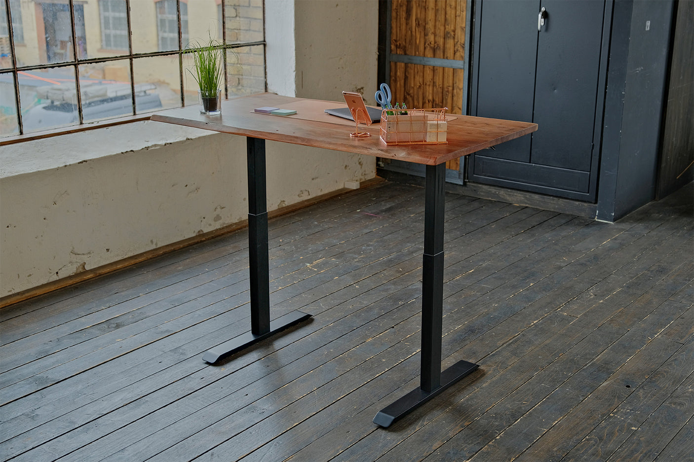 1604c771-61c6-4fee-907e-c59f9f2d6e54