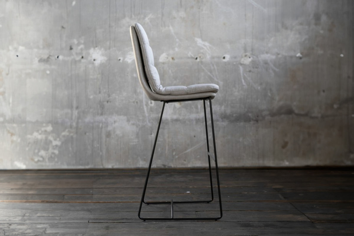 KAWOLA Barhocker Vince Barstuhl Stoff hellgrau