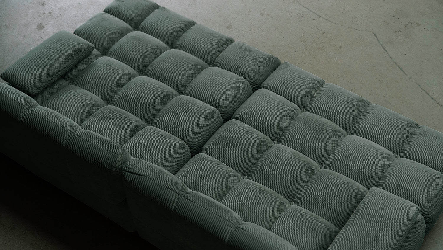 KAWOLA Big Sofa VIVIEN Feincord grün