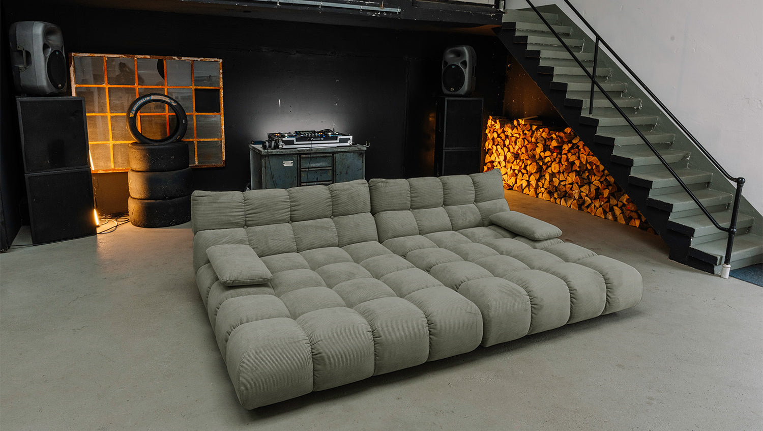KAWOLA Big Sofa VIVIEN Feincord olivgrün