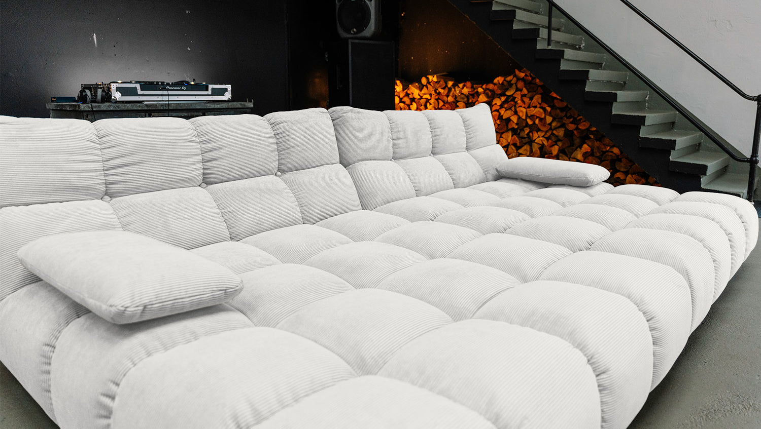 KAWOLA Big Sofa VIVIEN Feincord weiß