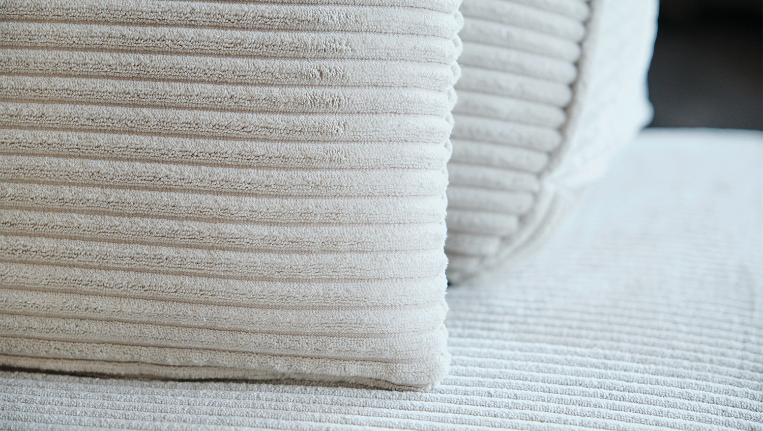 KAWOLA Hocker WIOLO SOFT Polsterhocker mit Rückenkissen Cord hellgrau