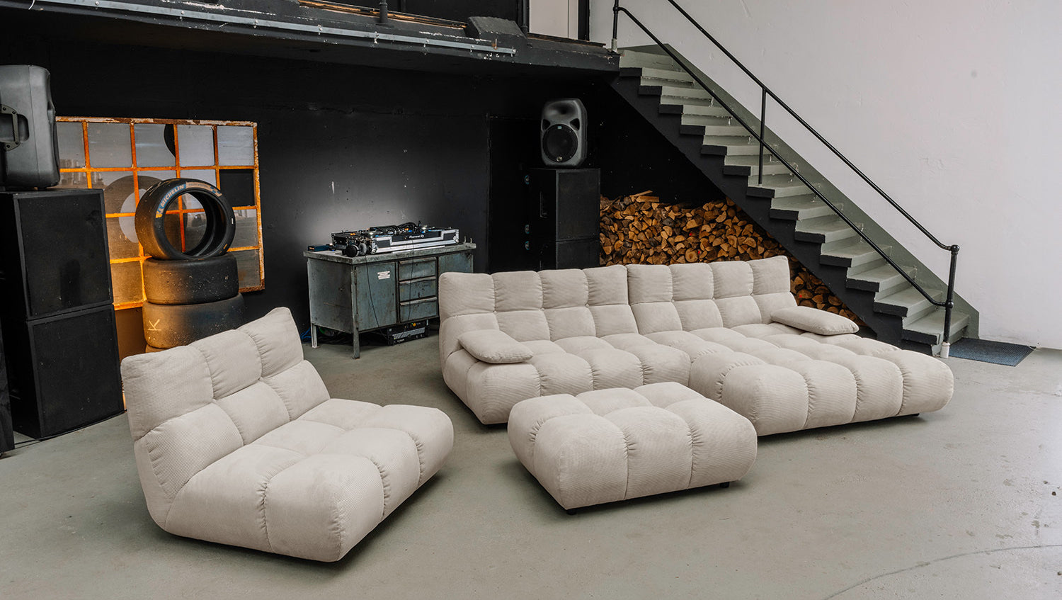 KAWOLA Polsterhocker VIVIEN Hockerbank Feincord beige