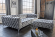 KAWOLA Set Big Sofa und Polsterhocker NARLA Chesterfield Velvet silber