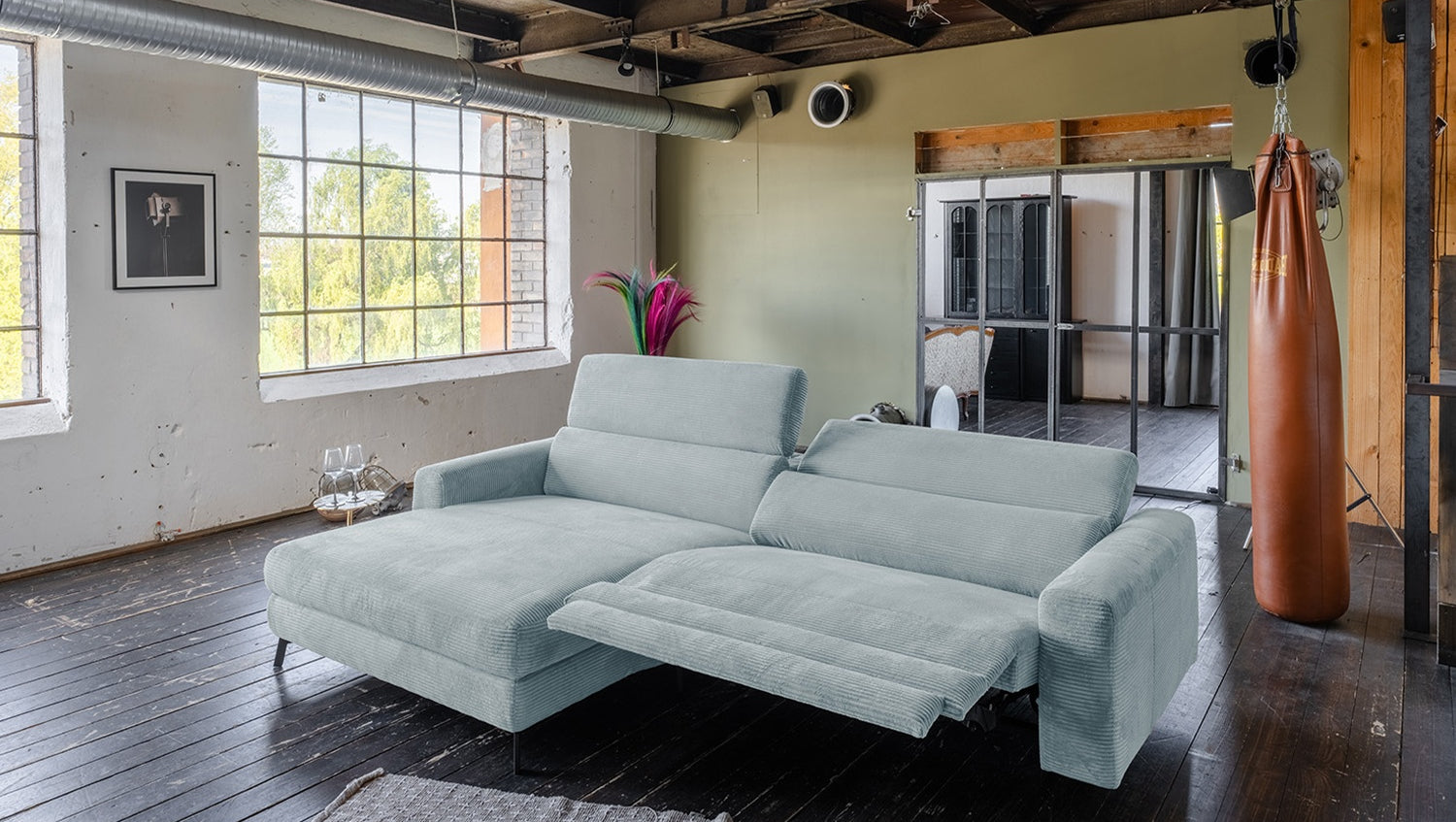 KAWOLA Sofa LAISKA Ecksofa Relaxfunktion teilmotorisch Cord hellblau