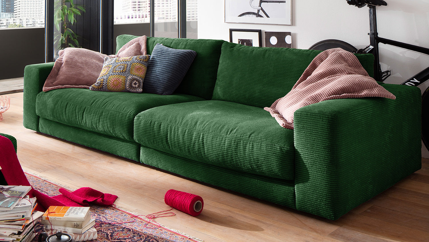 KAWOLA Sofa MADELINE 3-Sitzer Cord smaragd