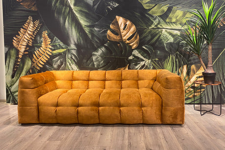 KAWOLA Sofa ROSARIO Velvet gold, 3-Sitzer