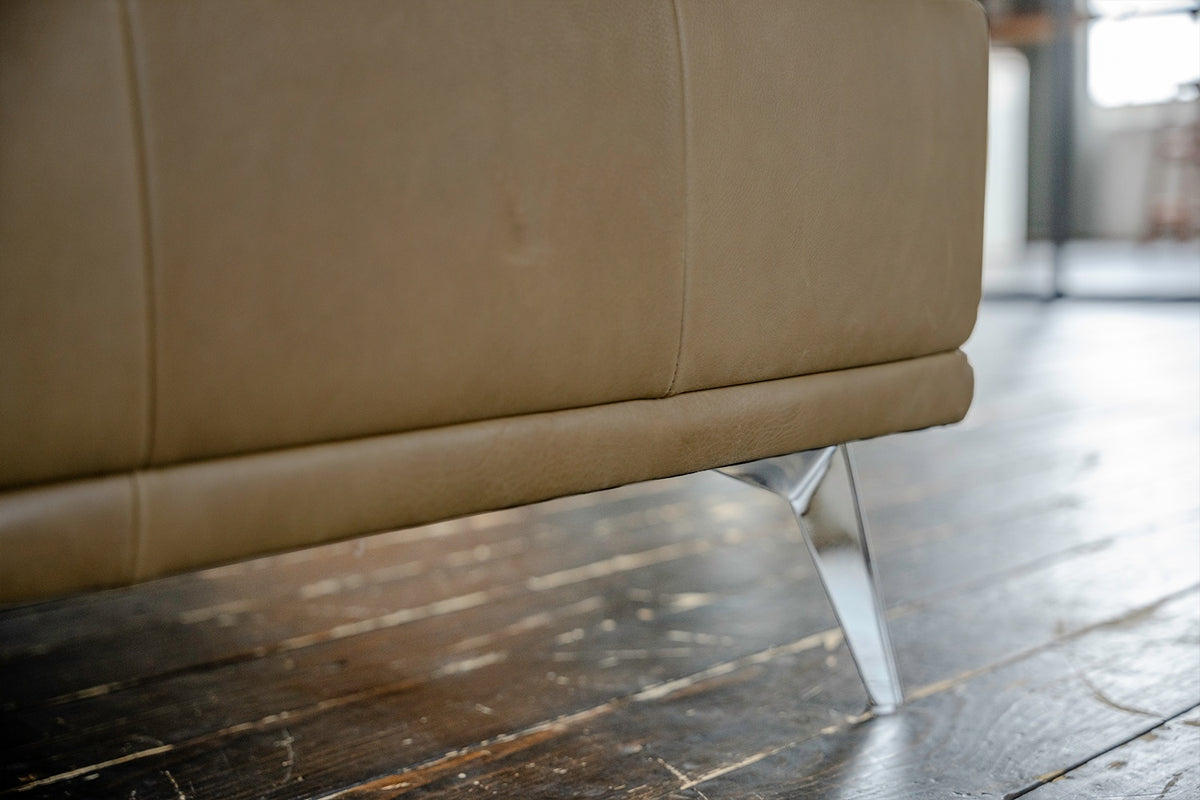 KAWOLA Sofa WIOLO Ecksofa Leder mit Hocker camel