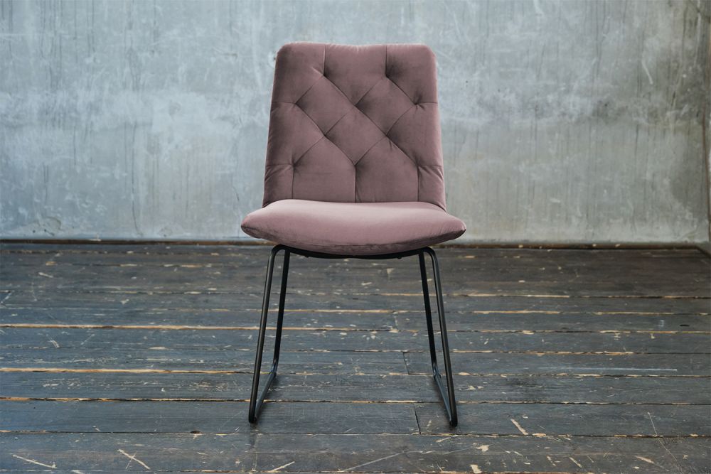 Silla de comedor KAWOLA NEW CHARME Terciopelo gris rosa