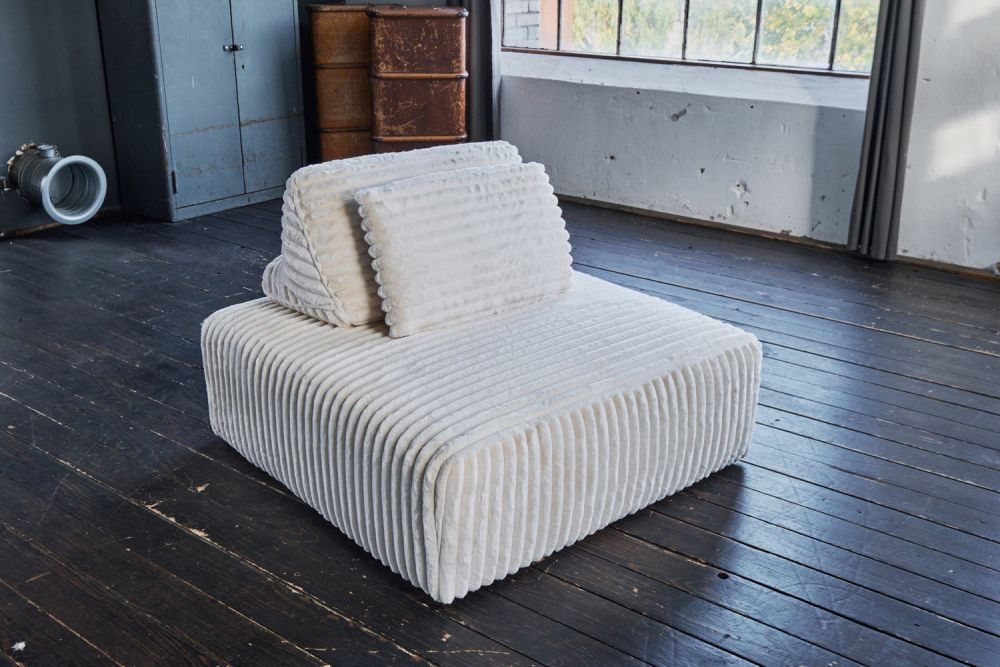 KAWOLA taburete WIOLO SOFT Taburete tapizado con cojín de respaldo Soft cordón ancho crema blanco