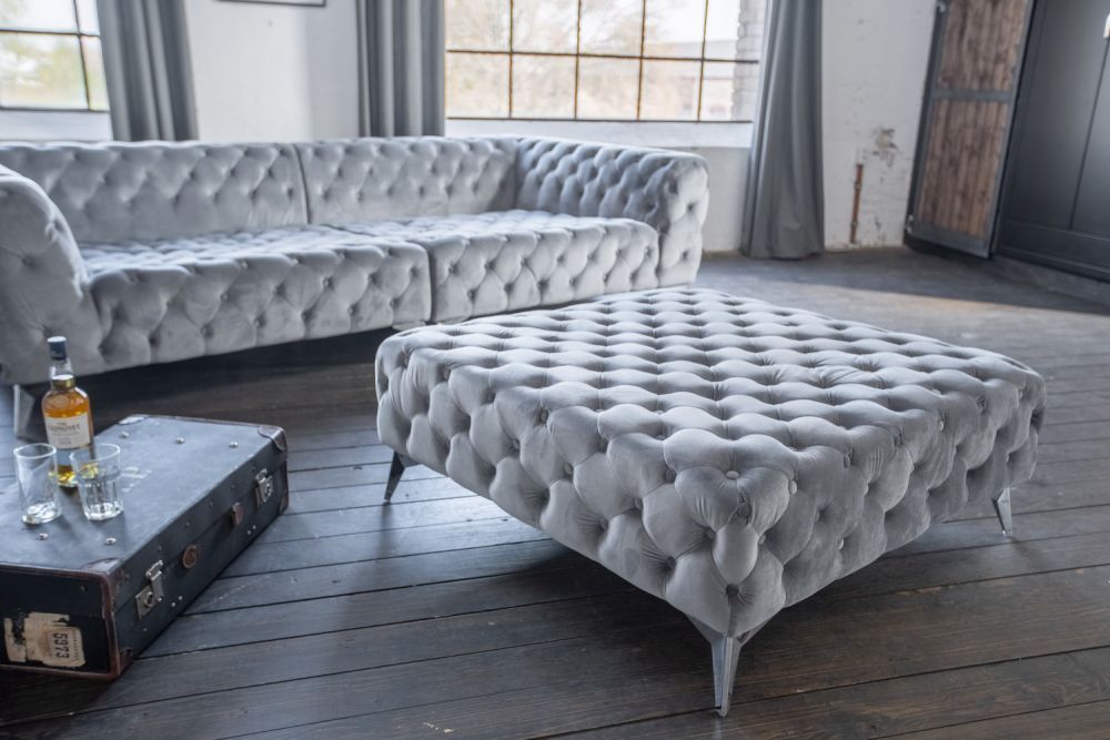 KAWOLA puf NARLA Chesterfield Terciopelo plata 110x110cm