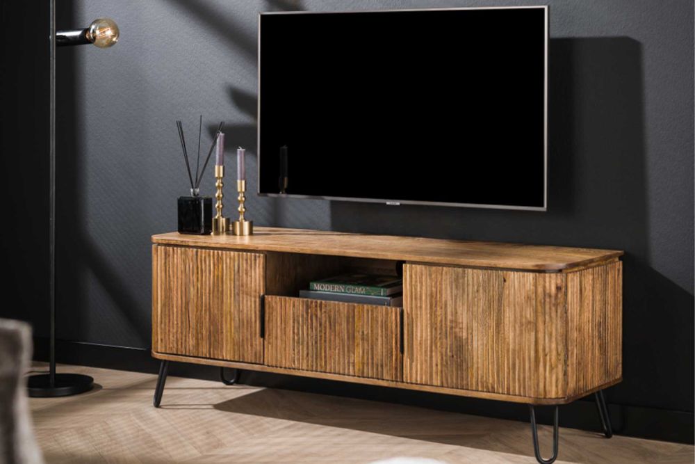 KAWOLA Mueble bajo SALEMA Mueble TV macizo color arena mango 2 puertas 1 cajón