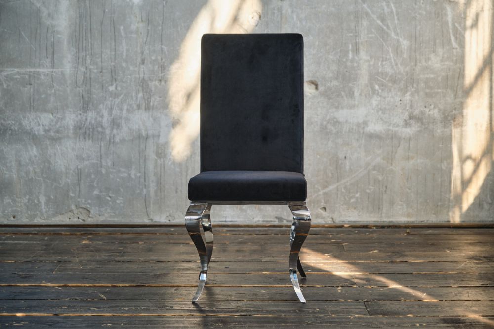 KAWOLA LEIA silla de comedor terciopelo barroco negro