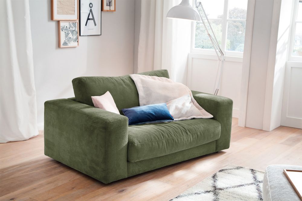KAWOLA sillón doble MADELINE Loveseat Pana verde oliva