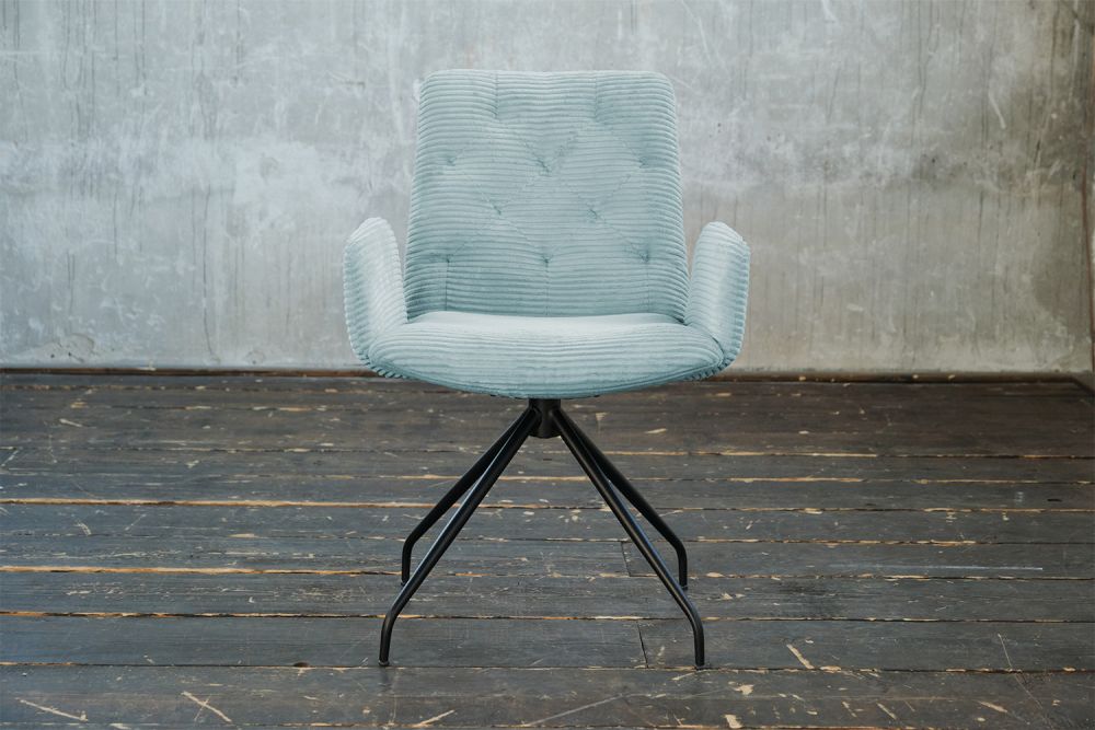 KAWOLA silla NEW CHARME silla giratoria silla de comedor pana azul claro